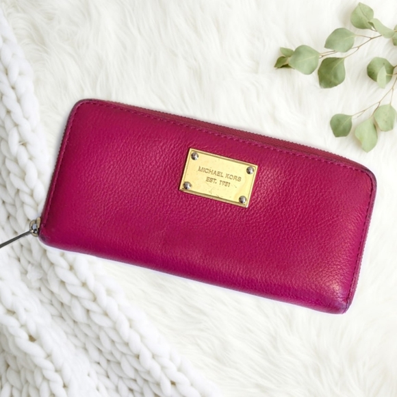 Michael Kors Handbags - Michael Kors Pink Pebble Leather Wallet